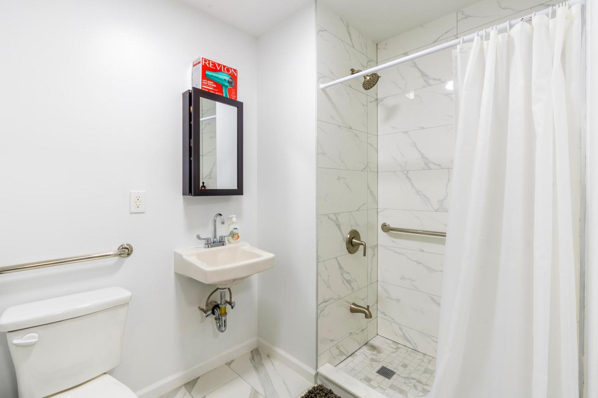 Homelike Suites In The Heart Of China Town New York Exterior photo